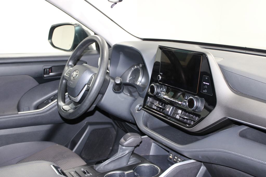 Used 2023 Toyota Highlander L image 24