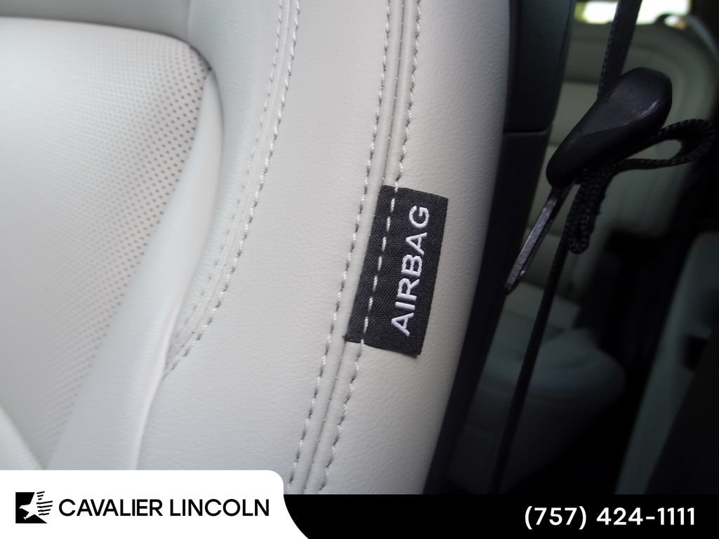 Used 2026 Lincoln Nautilus Premier AWD/4WD image 8
