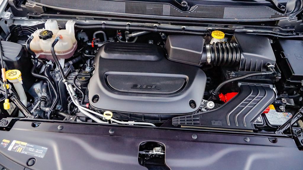 Certified 2024 Chrysler Pacifica Touring-L image 32