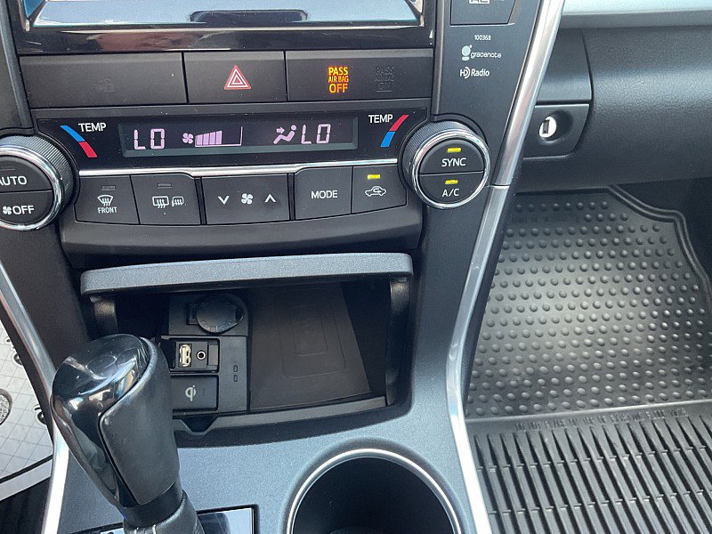 Used 2015 Toyota Camry XSE w/ Advanced Technology Package FWD image 16