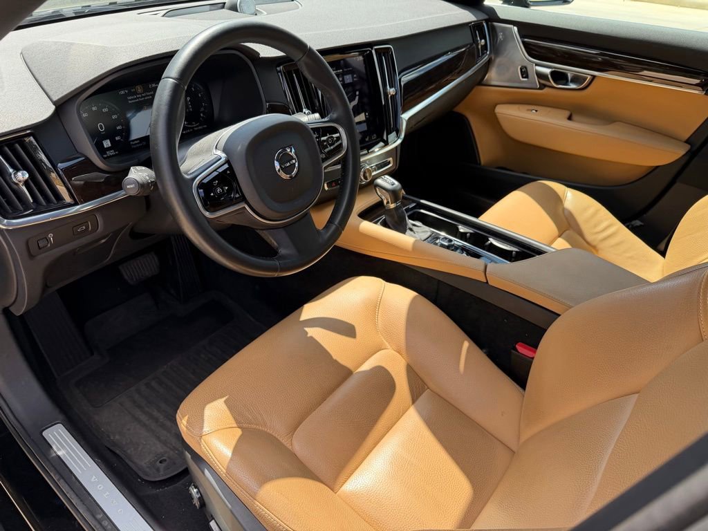 Used 2018 Volvo S90 T6 Momentum w/ Protection Package Premier image 12