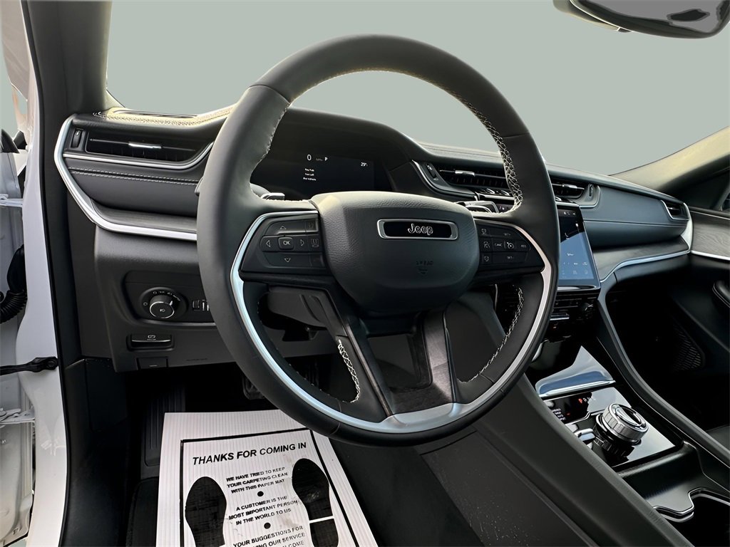 Used 2024 Jeep Grand Cherokee L Limited w/ Black Appearance Package image 12