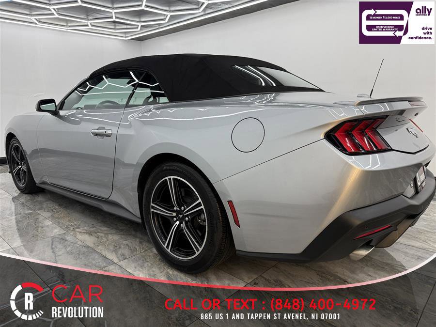 Used 2025 Ford Mustang Premium RWD image 4