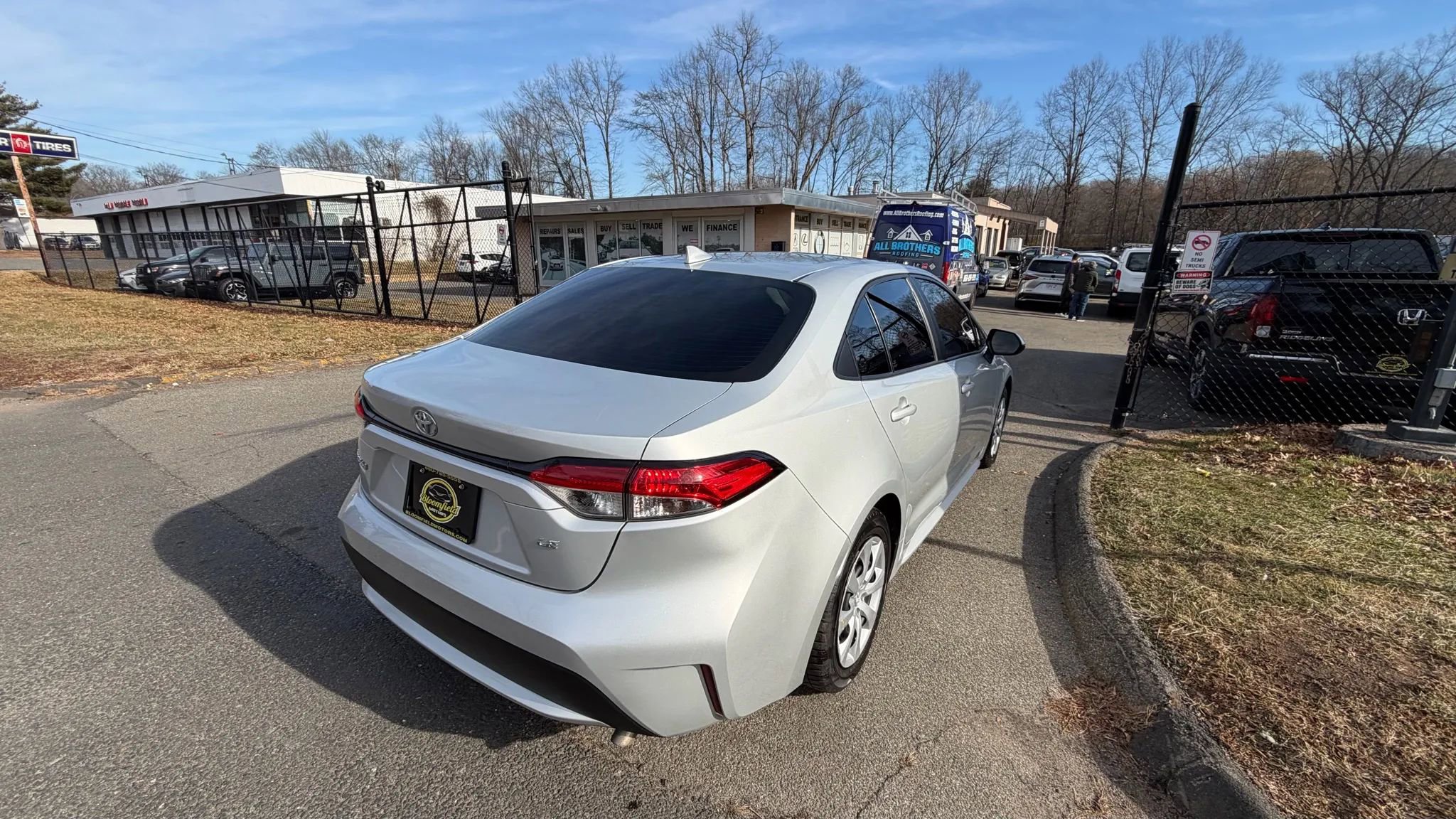 Used 2020 Toyota Corolla LE FWD image 5