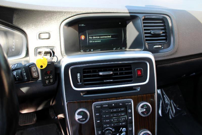 Used 2017 Volvo V60 T5 Premier w/ Convenience Package image 26