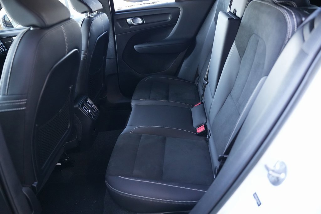 Used 2023 Volvo XC40 Recharge Ultimate image 42