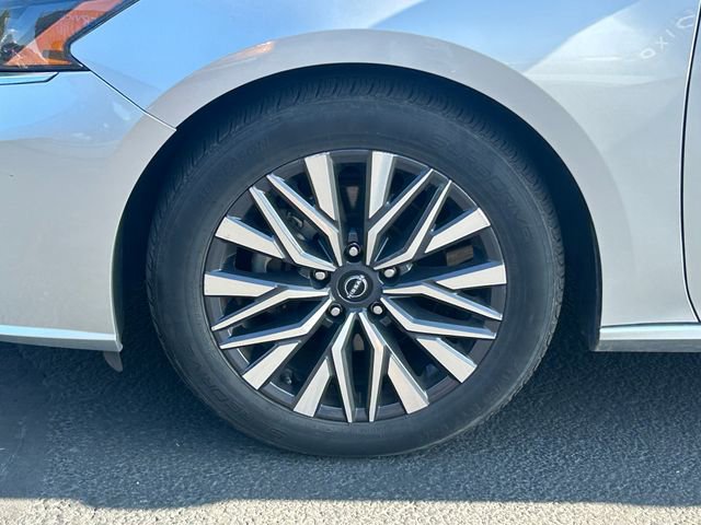 Used 2024 Nissan Altima 2.5 SV FWD image 13
