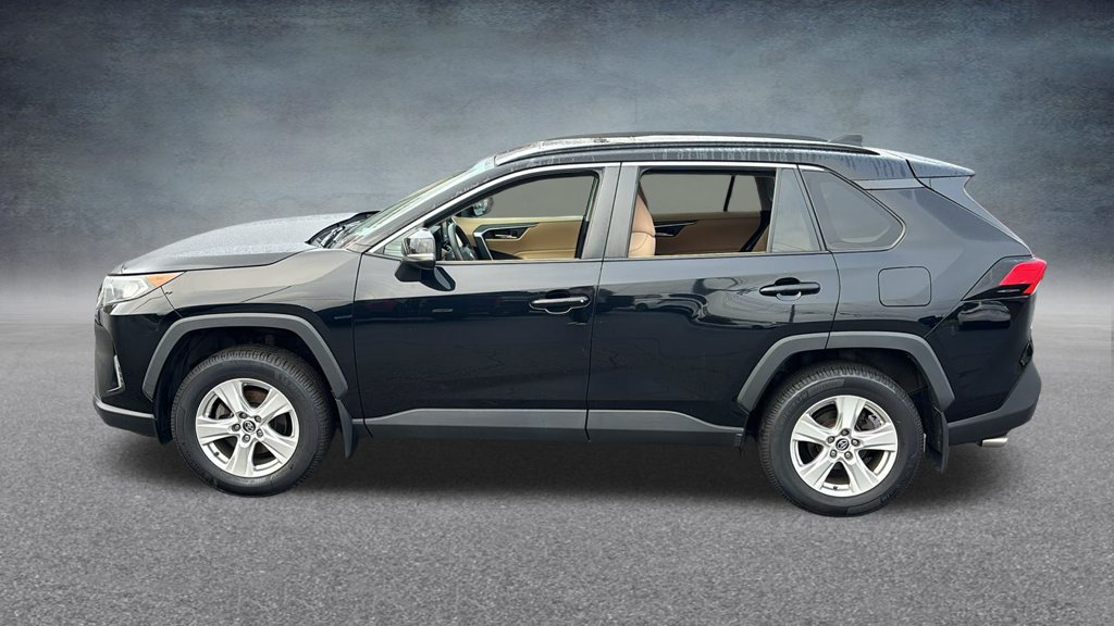 Used 2020 Toyota RAV4 XLE w/ Convenience Package AWD/4WD image 4
