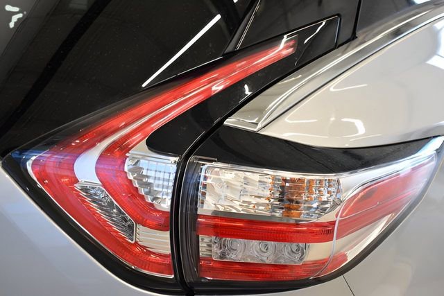 Used 2018 Nissan Murano SV image 12