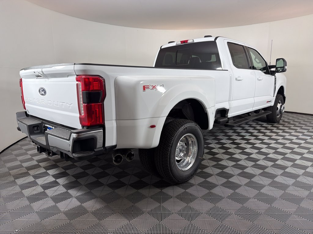 New 2027 Ford F350 XLT w/ XLT Premium Package AWD/4WD image 3