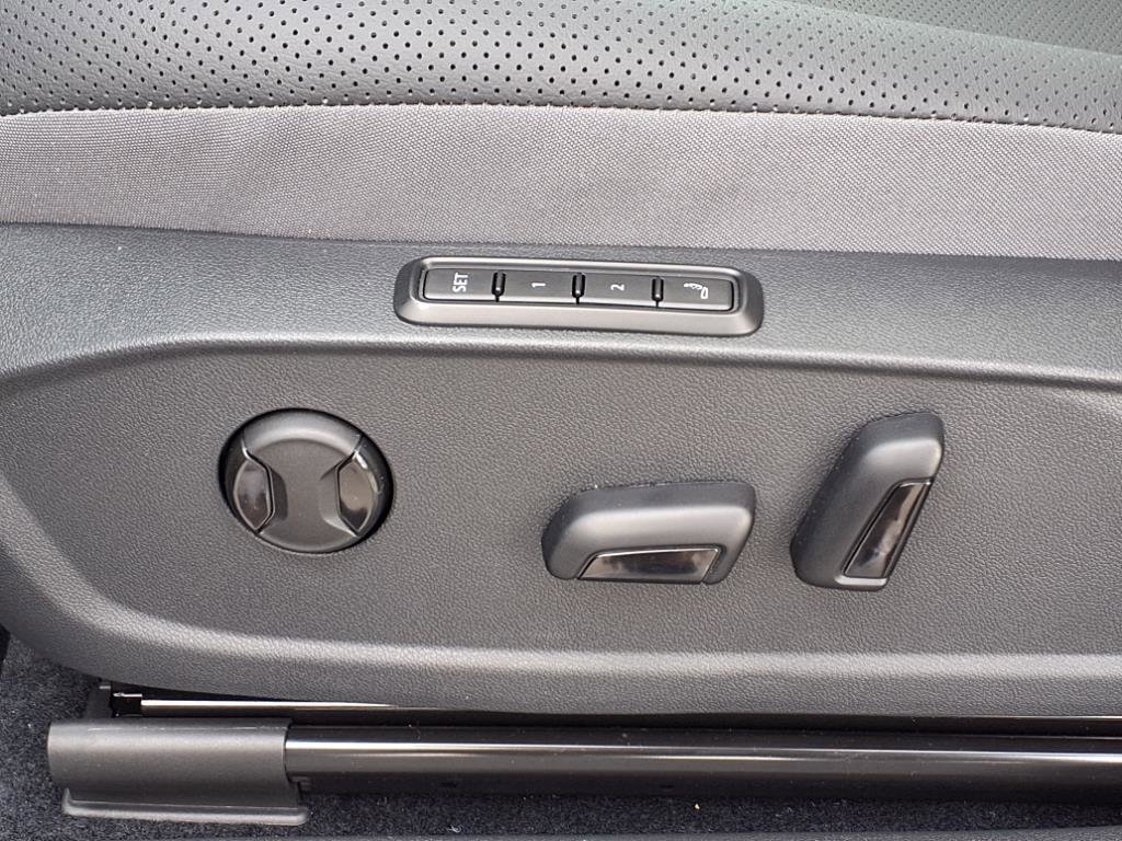 New 2025 Volkswagen ID.4 Pro S Plus image 11