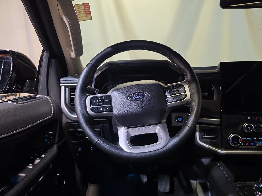 Used 2024 Ford Expedition XLT AWD/4WD image 11