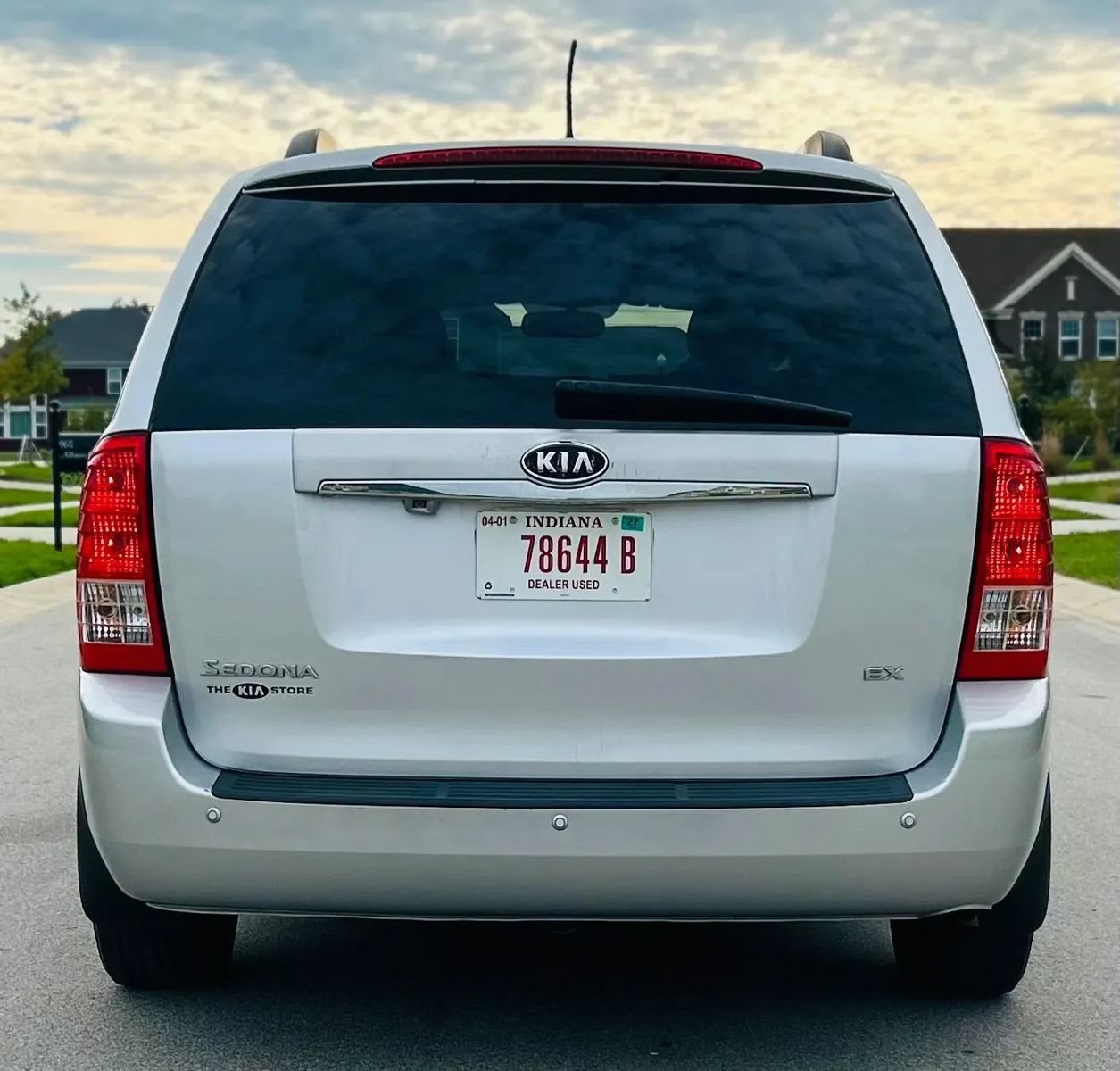 Used 2012 Kia Sedona EX w/ Luxury Pkg FWD image 6