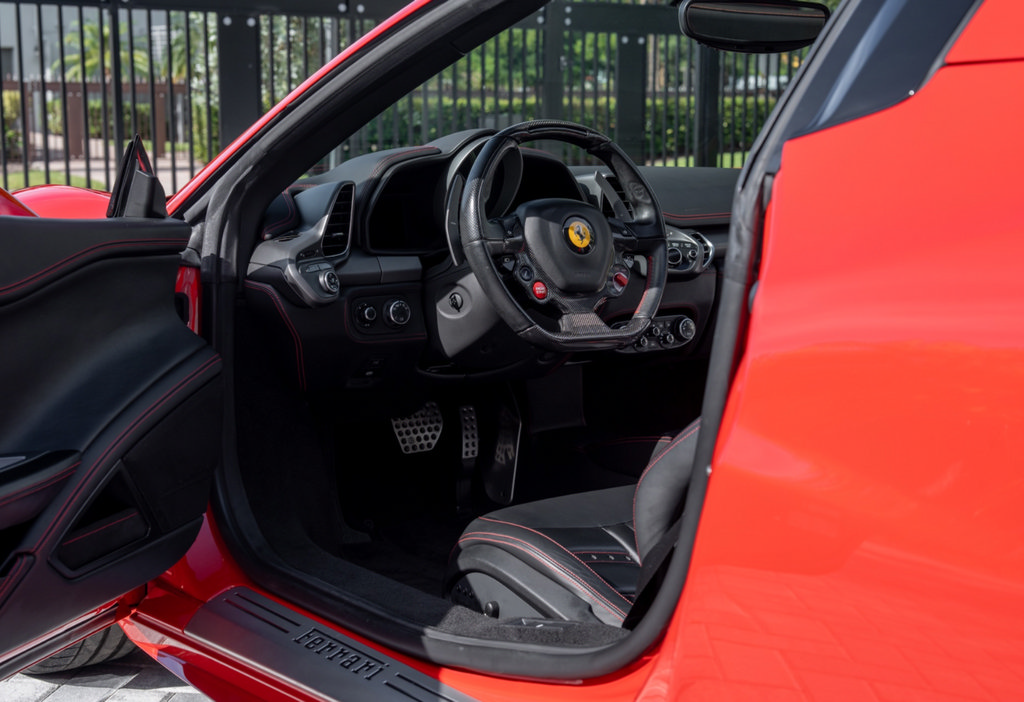 Used 2013 Ferrari 458 Spider RWD image 17