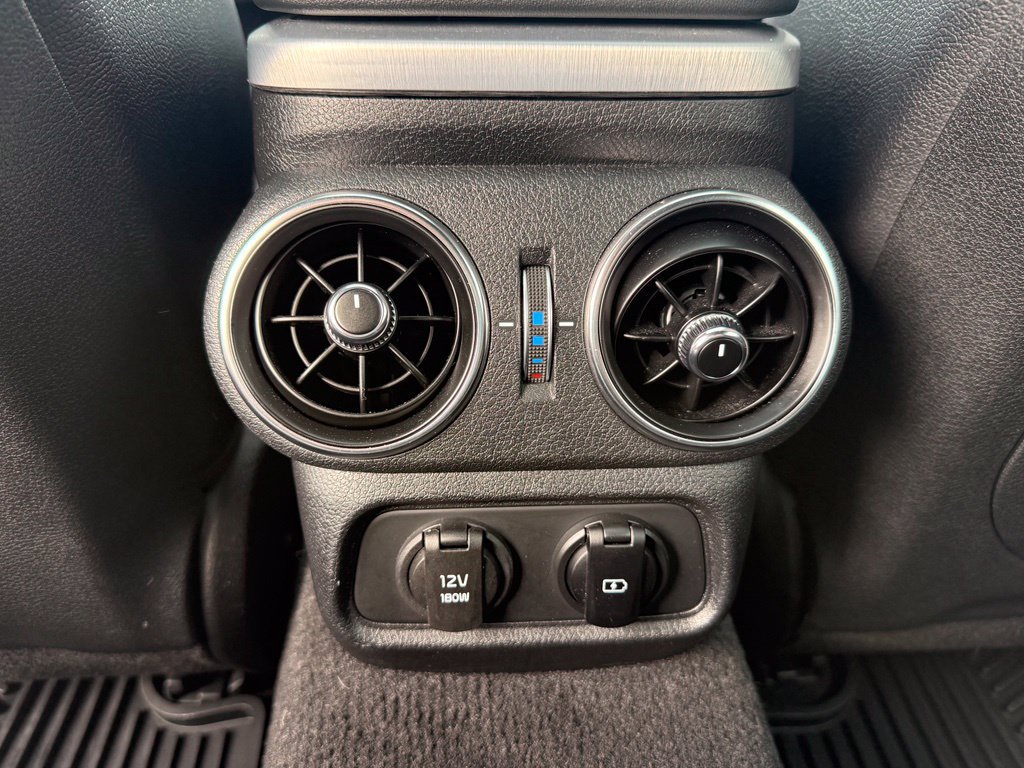 Used 2022 Kia Stinger GT1 AWD/4WD image 17