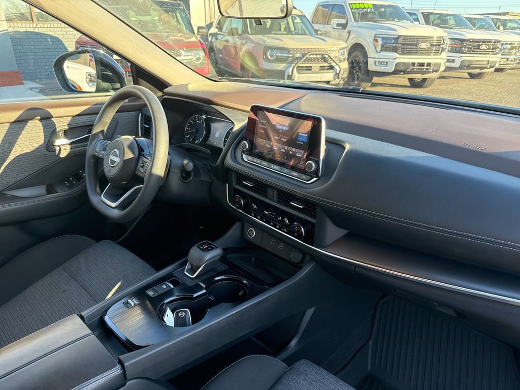 Used 2023 Nissan Rogue SV image 19