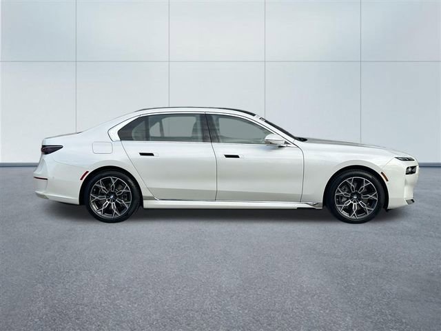 Certified 2025 BMW i7 xDrive60 image 4