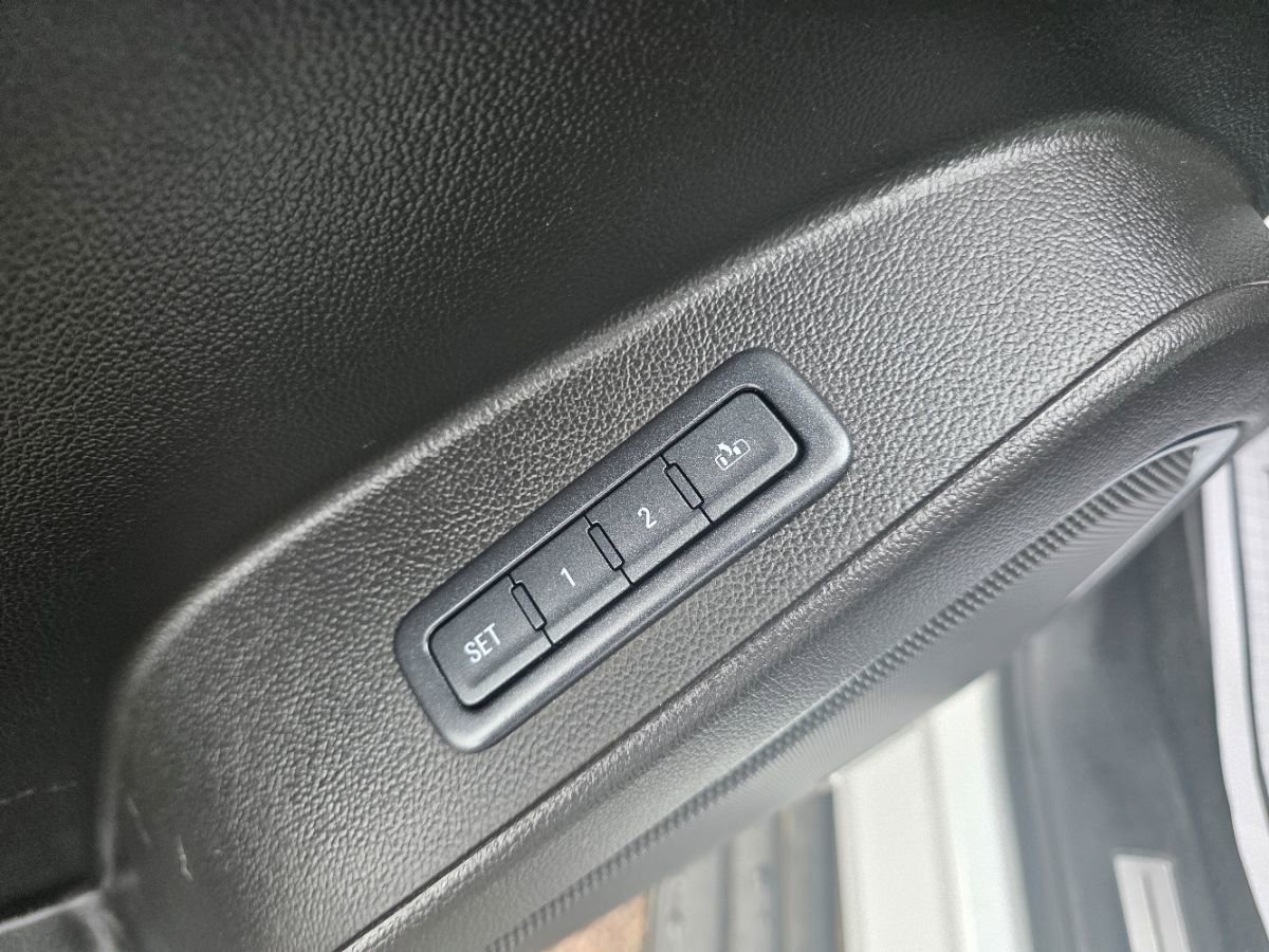 Used 2018 Chevrolet Tahoe Premier image 27