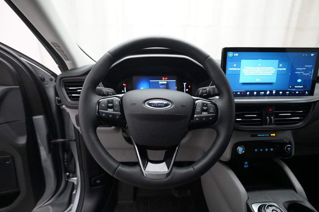 Used 2023 Ford Escape Active w/ Tech Pack #1 AWD/4WD image 4