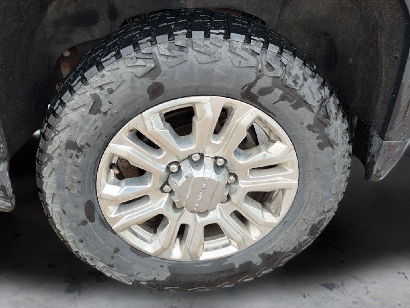 Used 2023 GMC Sierra 3500 Denali AWD/4WD image 26