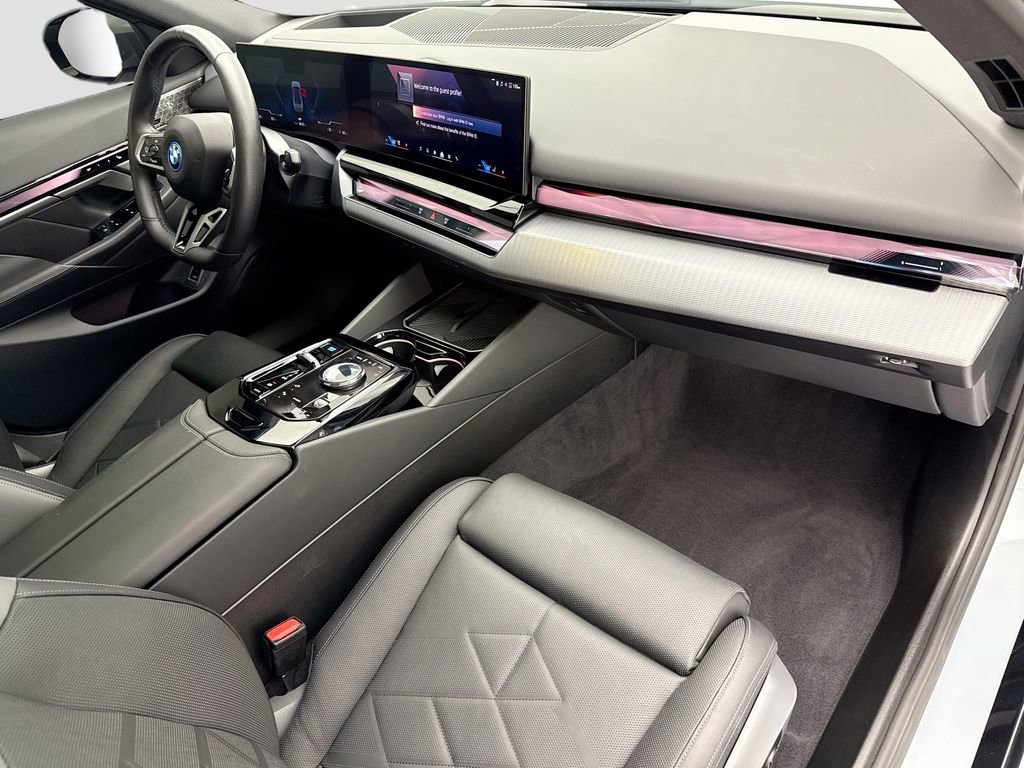 Certified 2026 BMW i5 eDrive40 w/ M Sport Package image 16