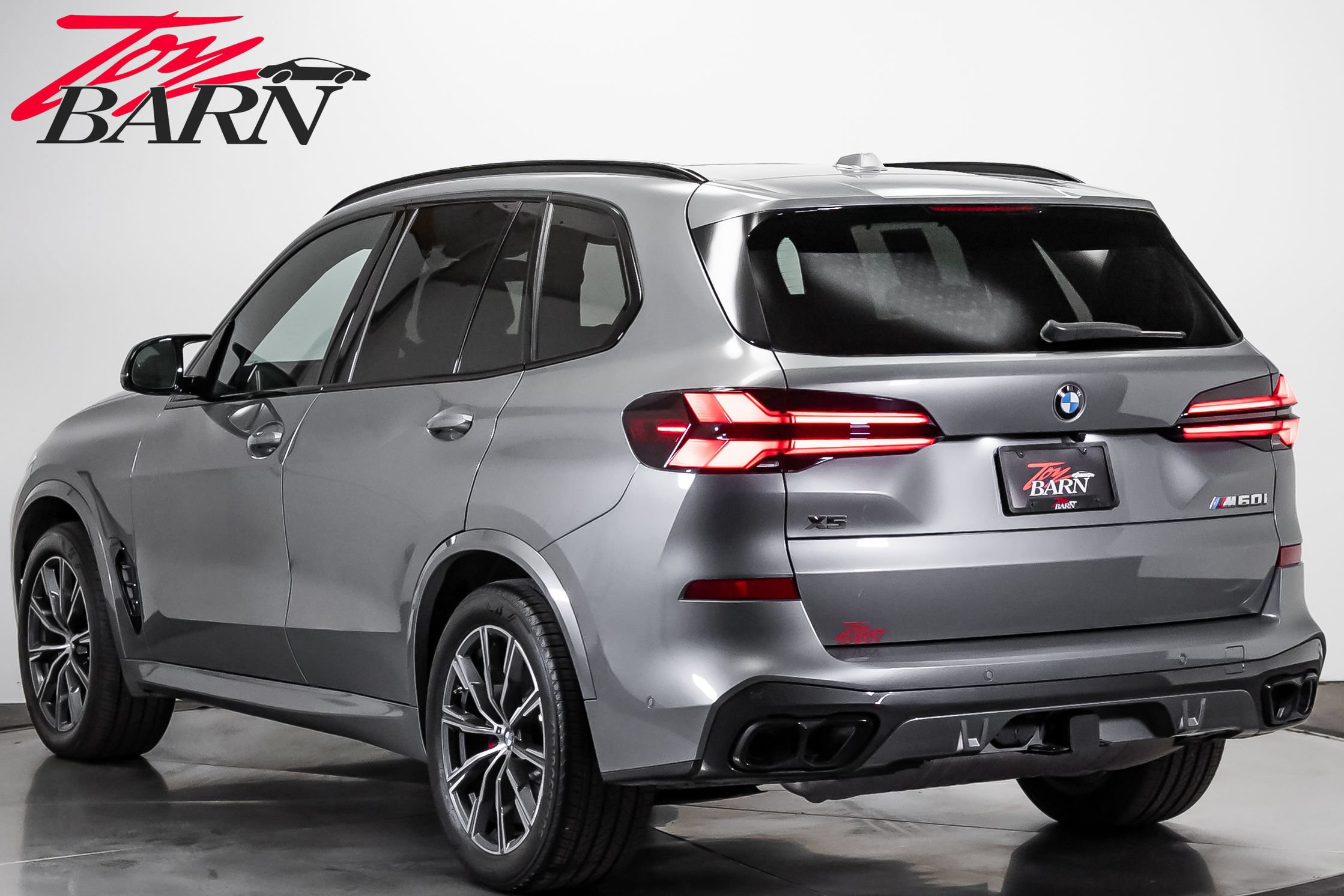 Used 2026 BMW X5 M60i AWD/4WD image 3