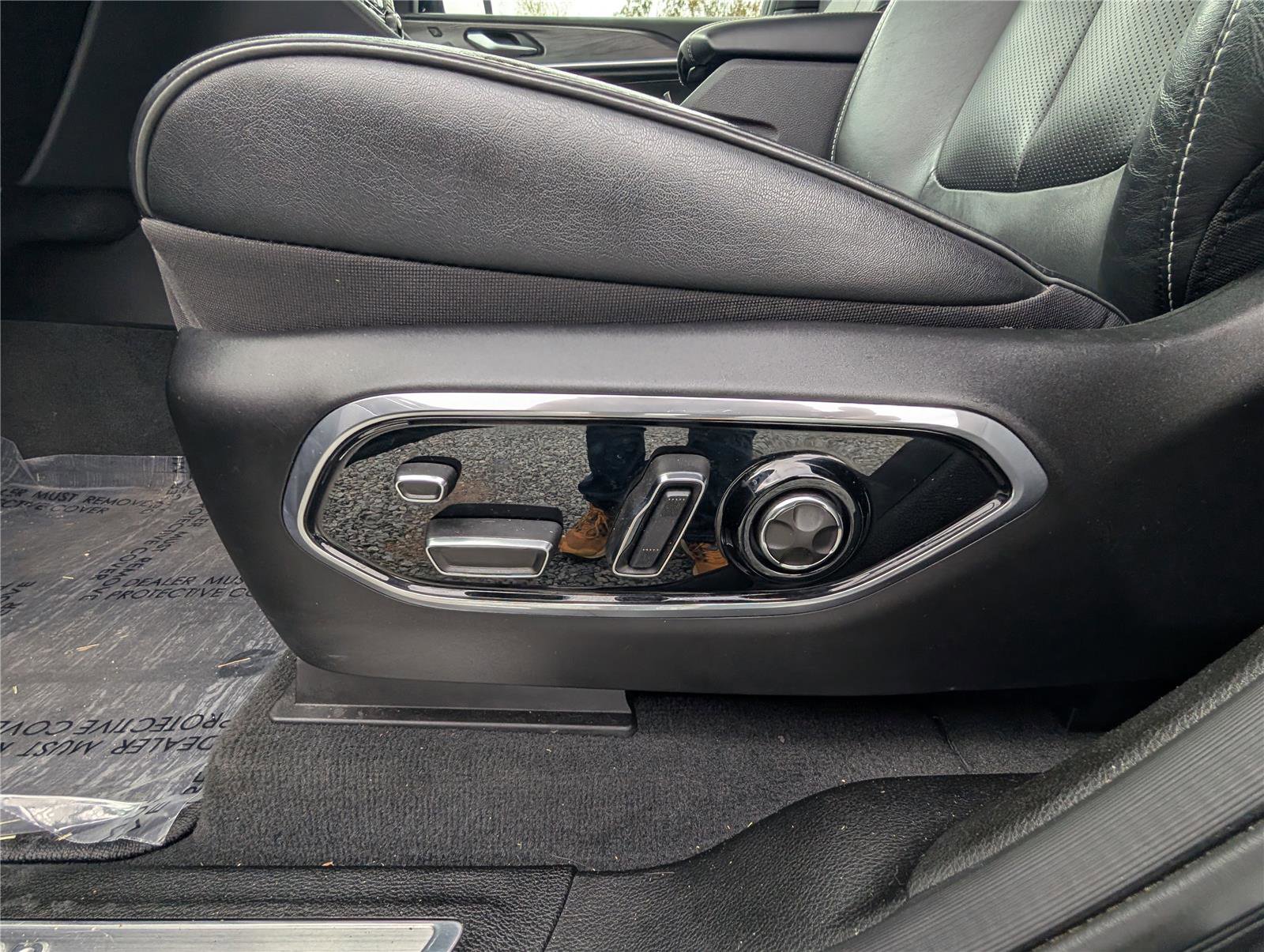 Used 2023 Jeep Grand Cherokee Overland w/ Advanced Protech Group III image 21