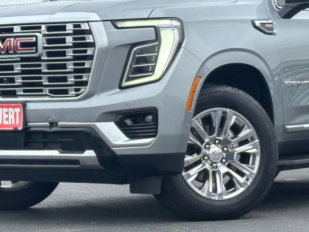 Used 2025 GMC Yukon XL Denali AWD/4WD image 2