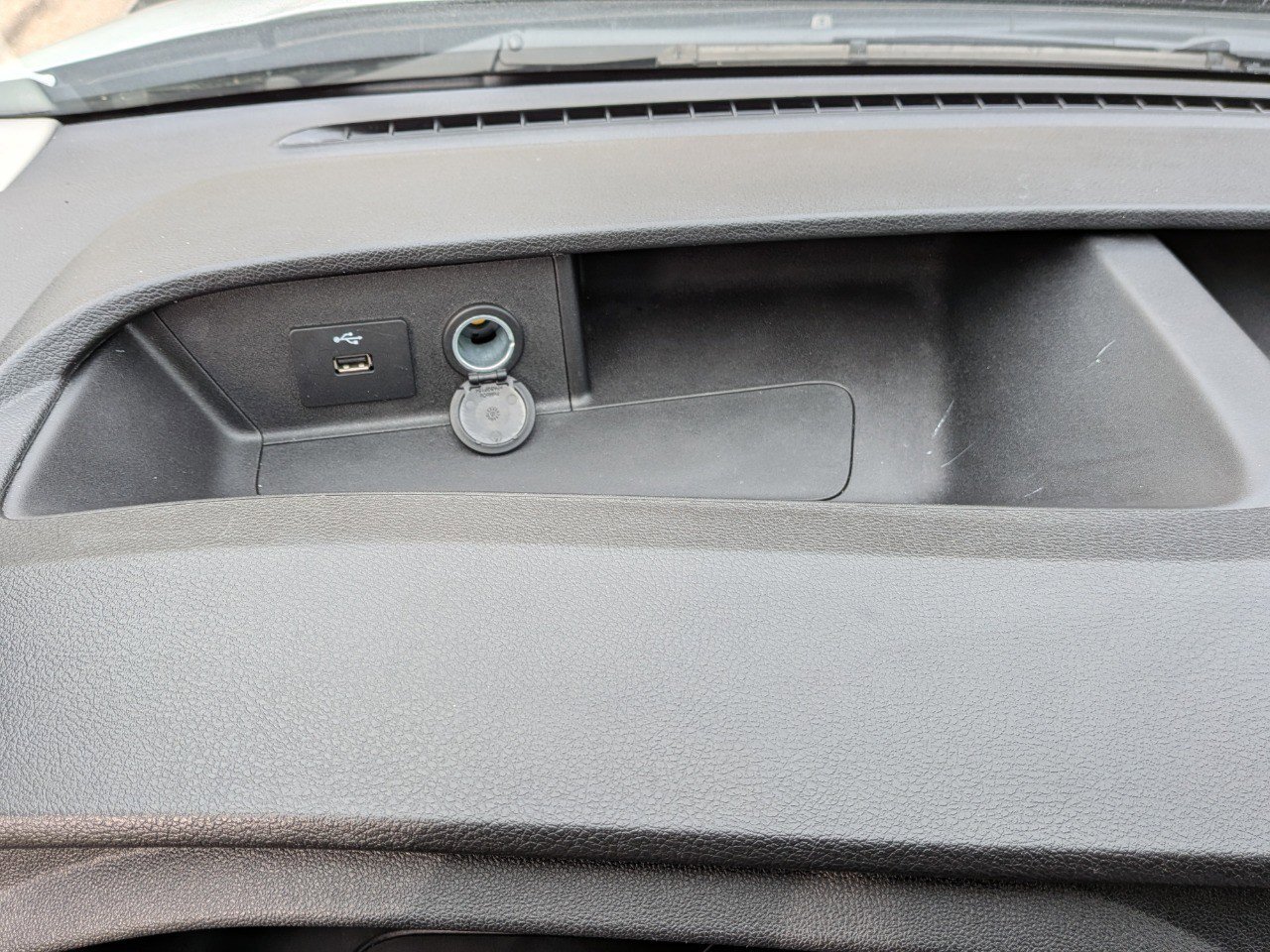 Used 2024 Ford Transit 250 w/ Exterior Upgrade Package image 28