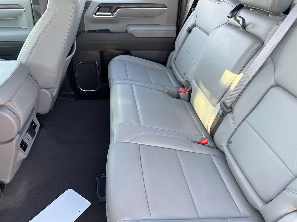 Used 2025 GMC Sierra 1500 SLT AWD/4WD image 12