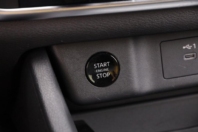 Certified 2025 Nissan Rogue SV AWD/4WD image 15