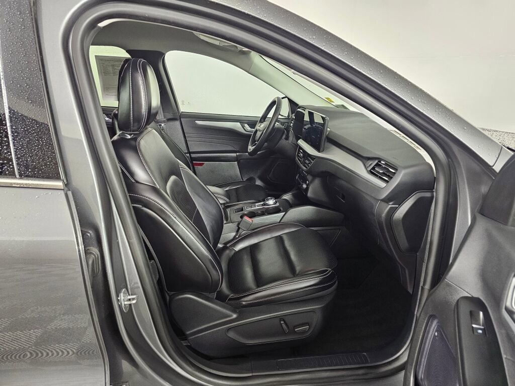 Used 2024 Ford Escape Platinum image 38