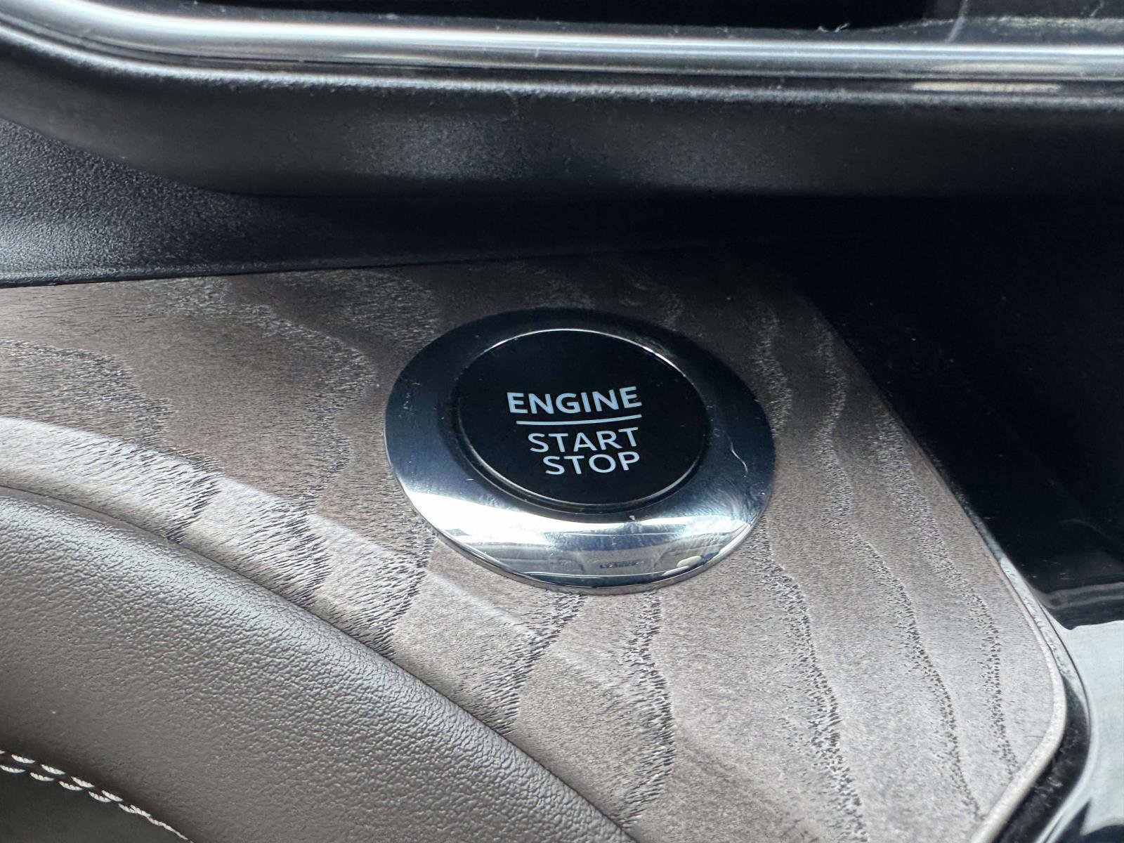 Used 2023 Ford Explorer Platinum w/ Technology Package image 33