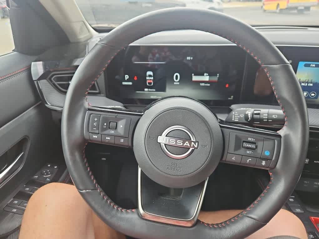 Used 2025 Nissan Kicks SR w/ SR Premium Package AWD/4WD image 15