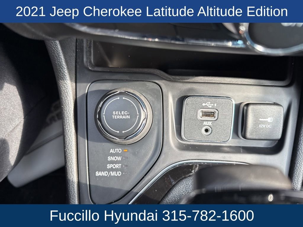 Used 2021 Jeep Cherokee Latitude Plus AWD/4WD image 23