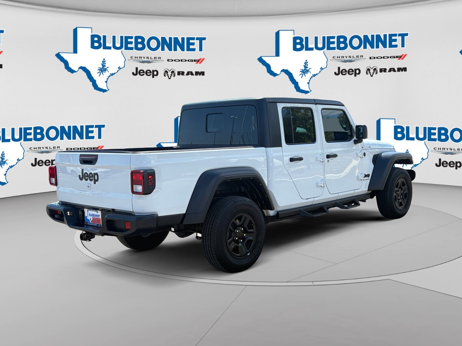 Used 2024 Jeep Gladiator Sport AWD/4WD image 5