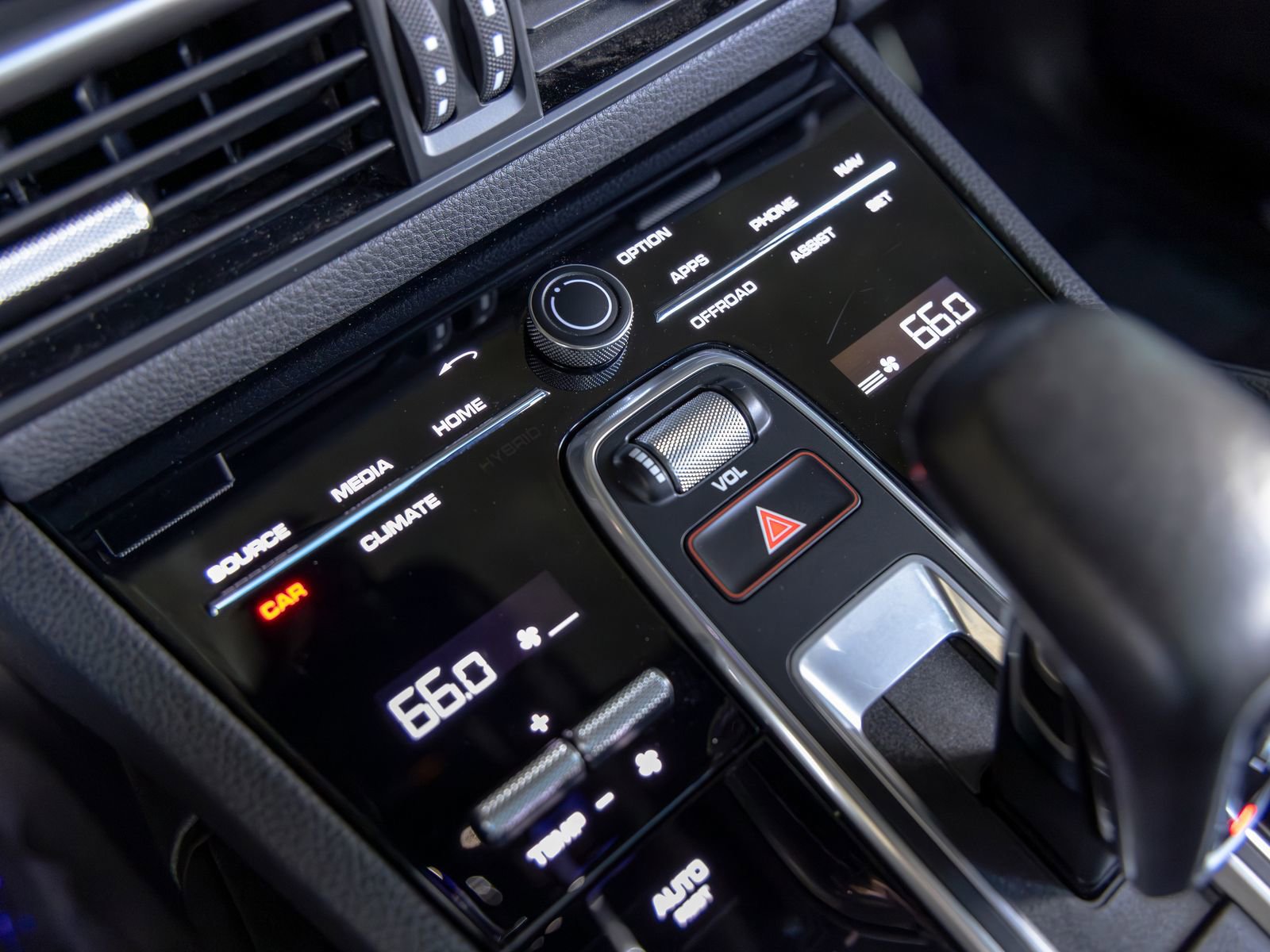 Certified 2021 Porsche Cayenne Coupe image 38