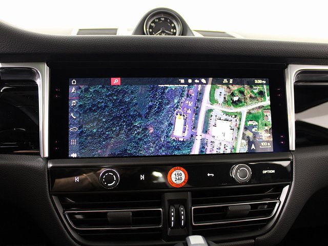 New 2025 Porsche Macan image 16
