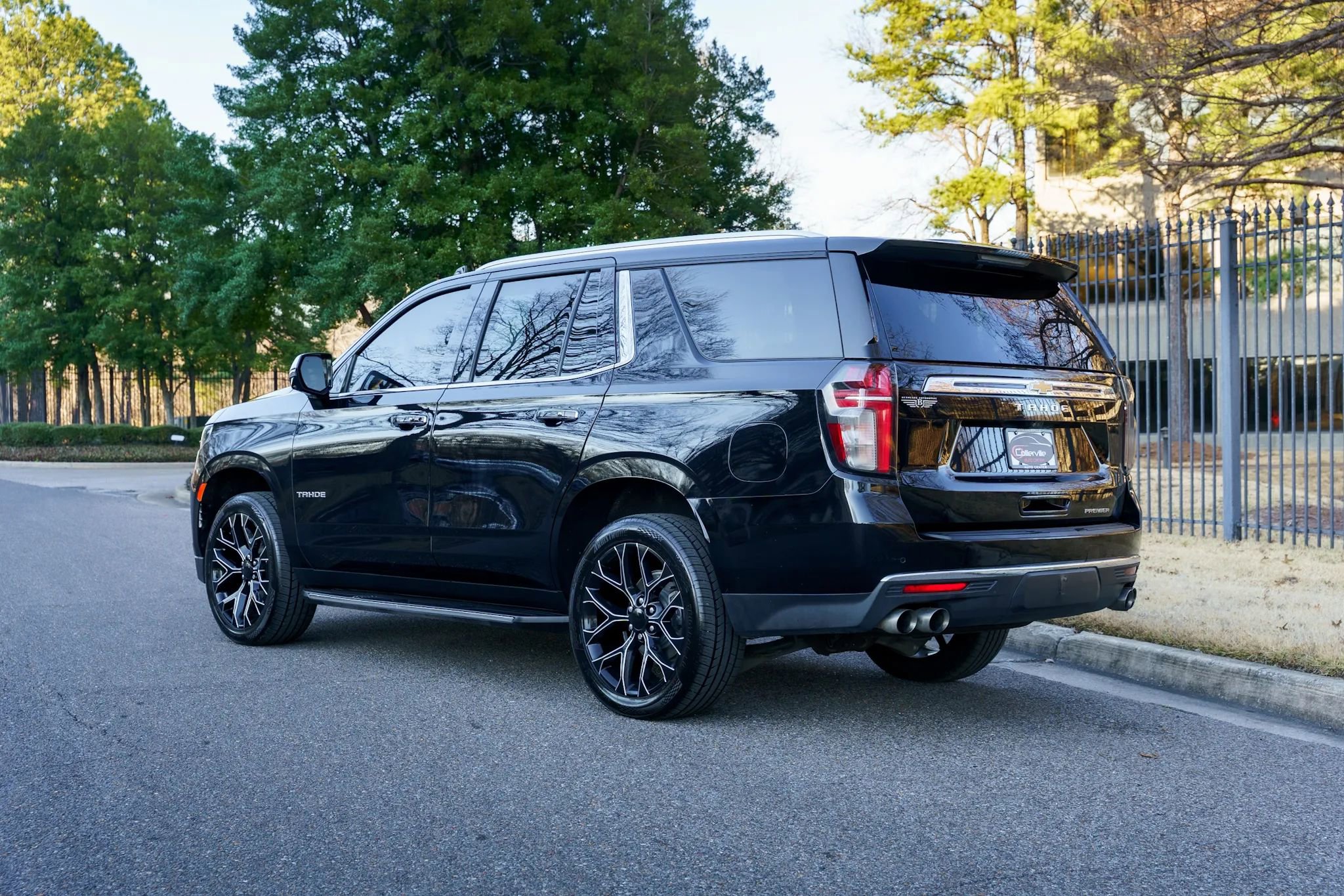 Used 2021 Chevrolet Tahoe Premier w/ Premium Package image 8