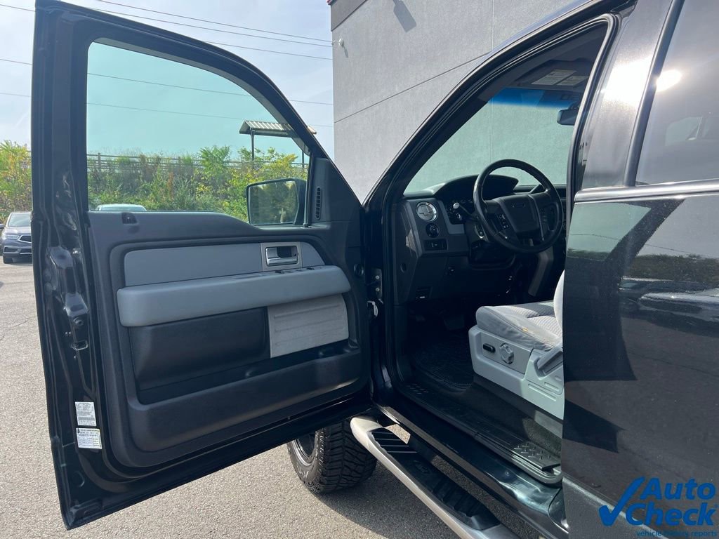 Used 2011 Ford F150 XLT w/ XLT Chrome Pkg image 19