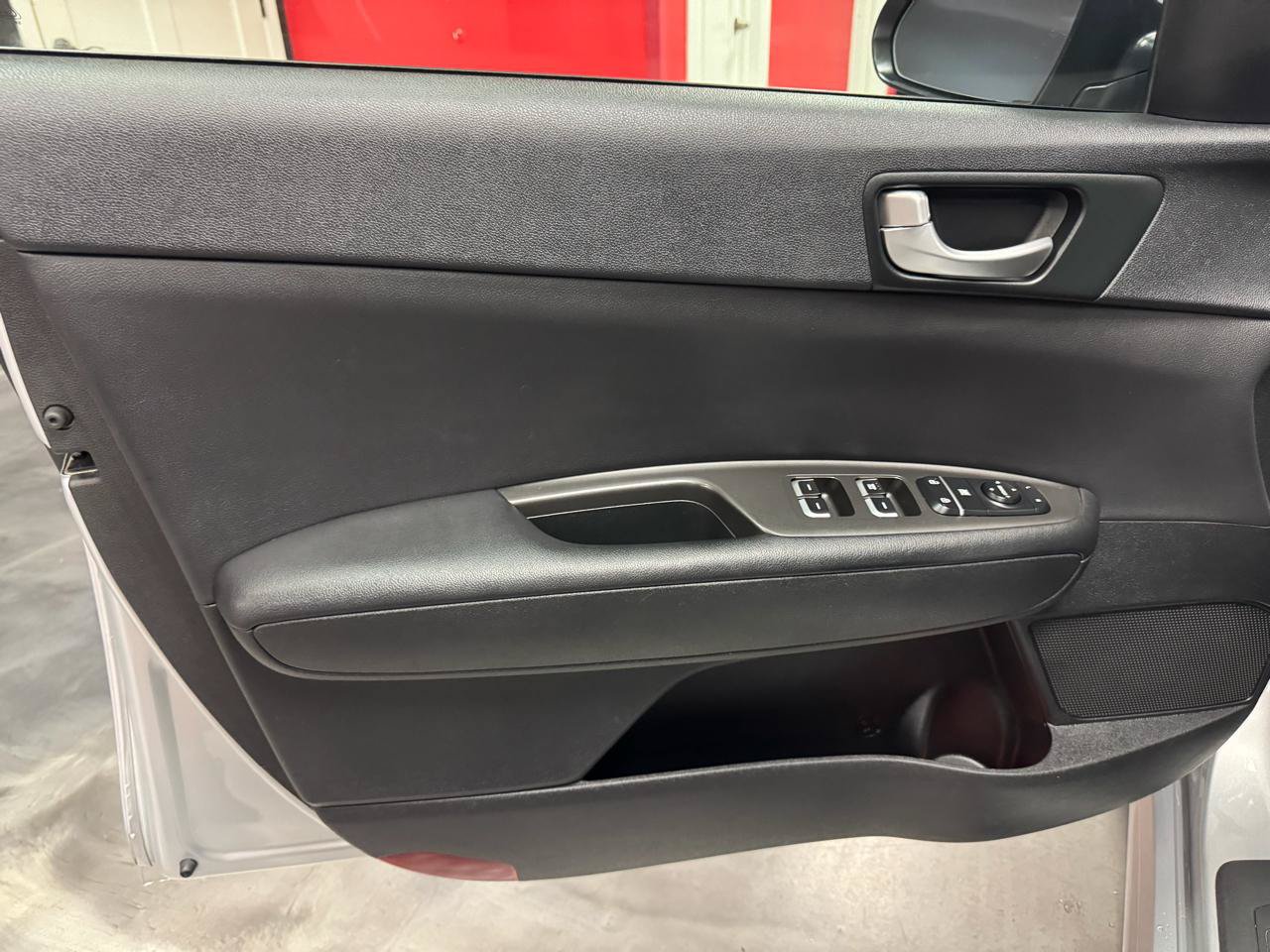 Used 2017 Kia Optima LX FWD image 23