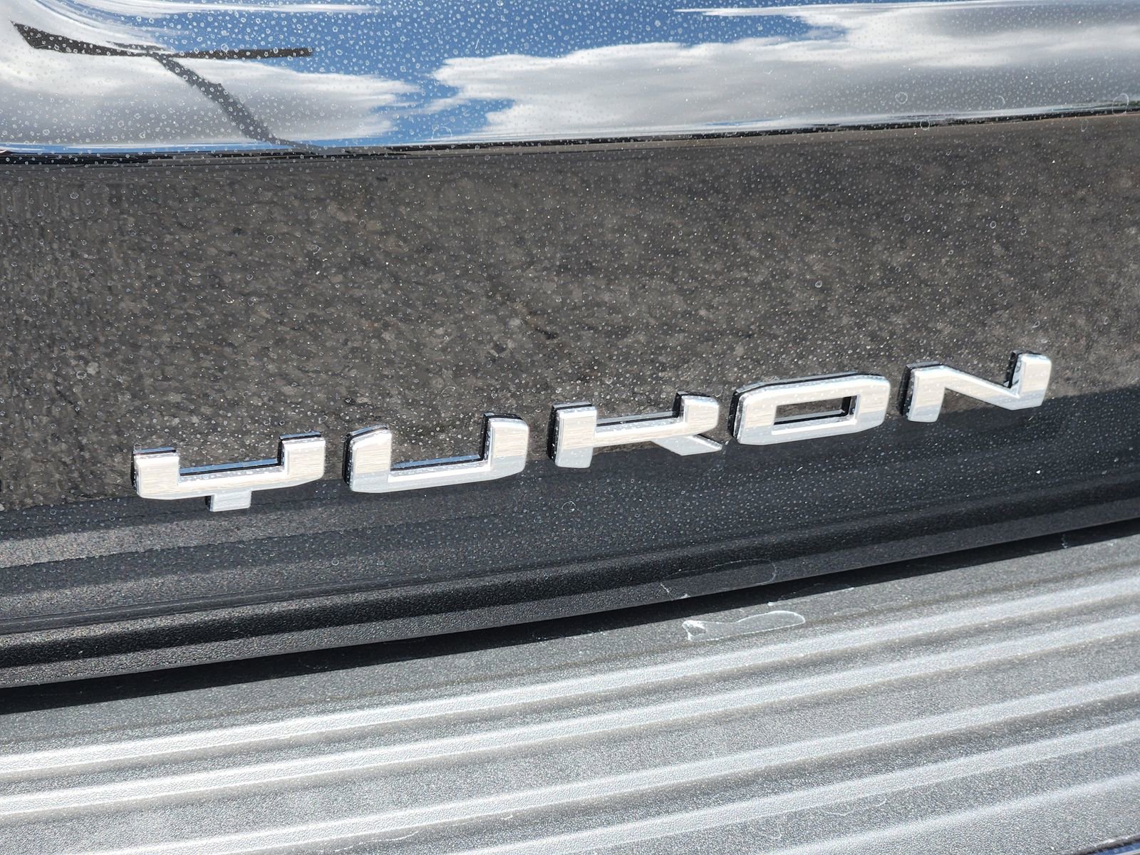 New 2026 GMC Yukon Elevation AWD/4WD image 11