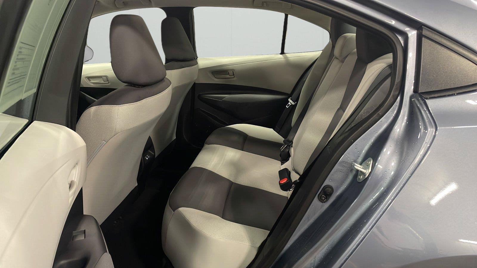 Used 2024 Toyota Corolla LE FWD image 11