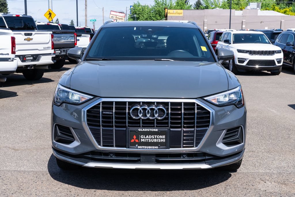 Used 2020 Audi Q3 2.0T Premium AWD/4WD image 2