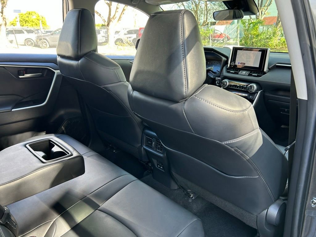 Used 2023 Toyota RAV4 XLE Premium image 41