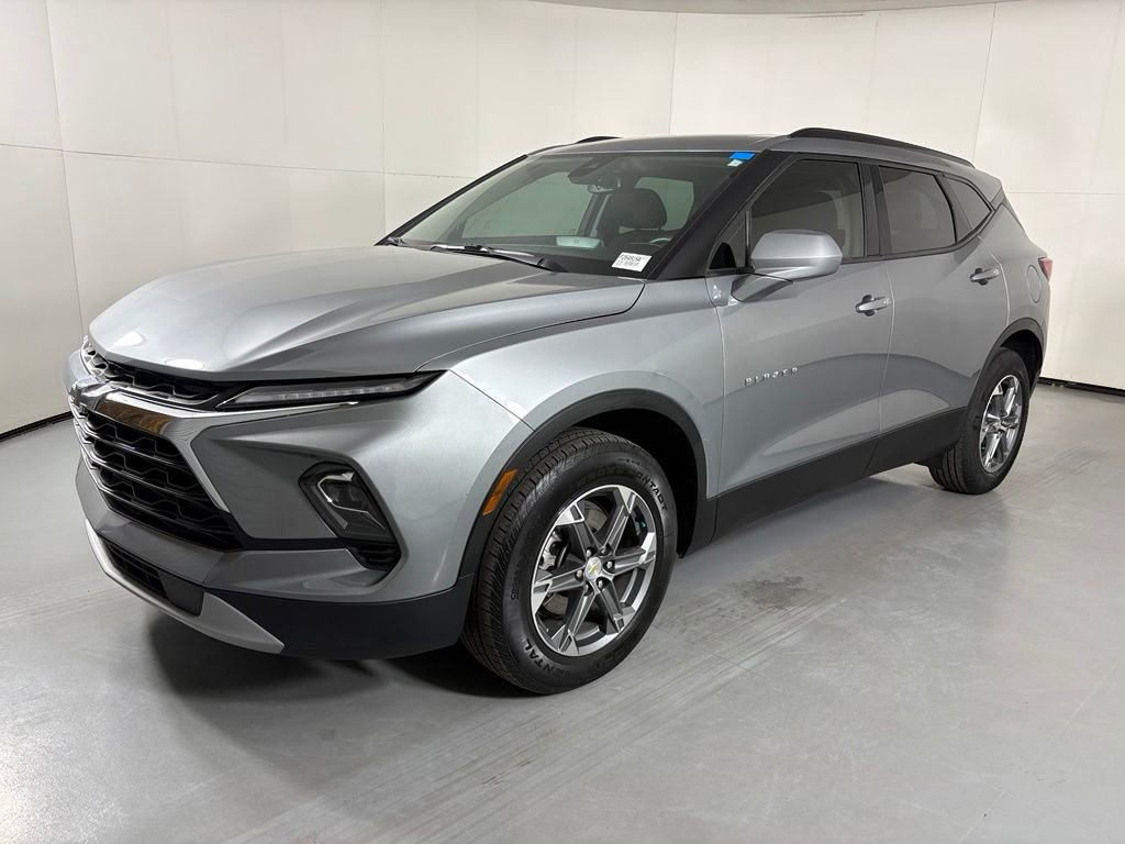 Used 2024 Chevrolet Blazer LT w/ Convenience Package FWD image 5