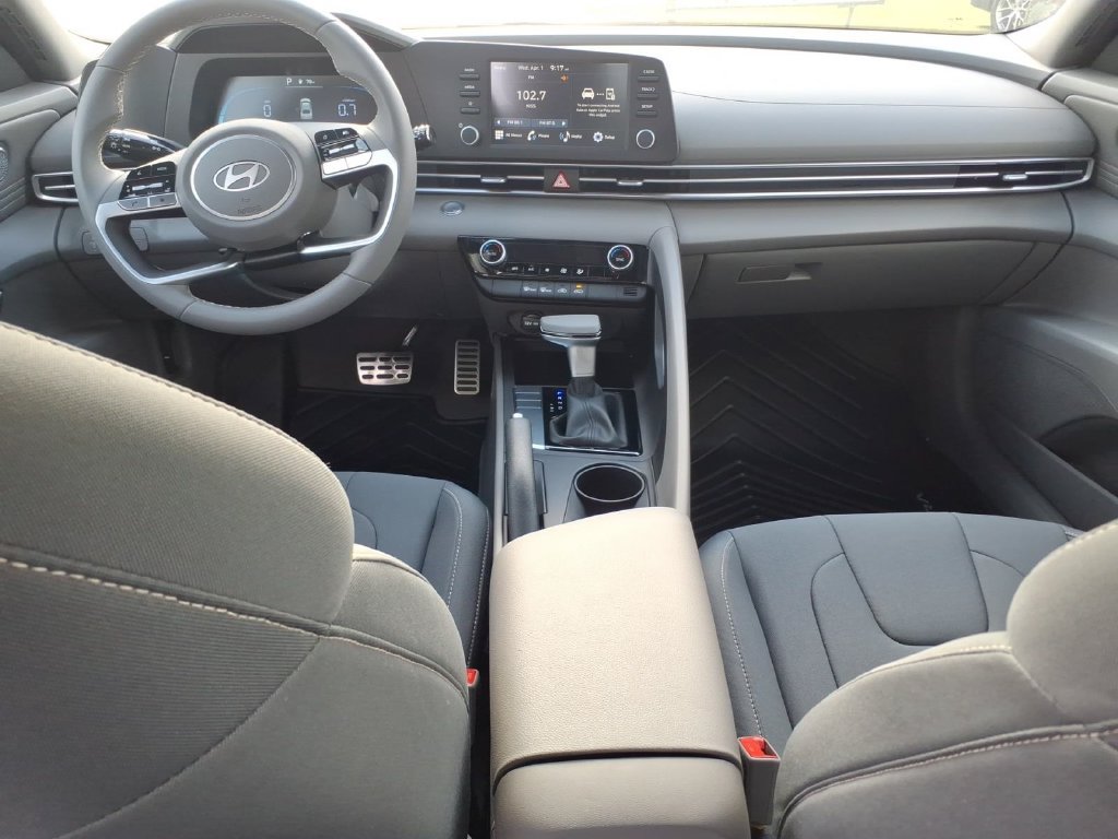 Used 2026 Hyundai Elantra Sport w/ Cargo Package FWD image 11