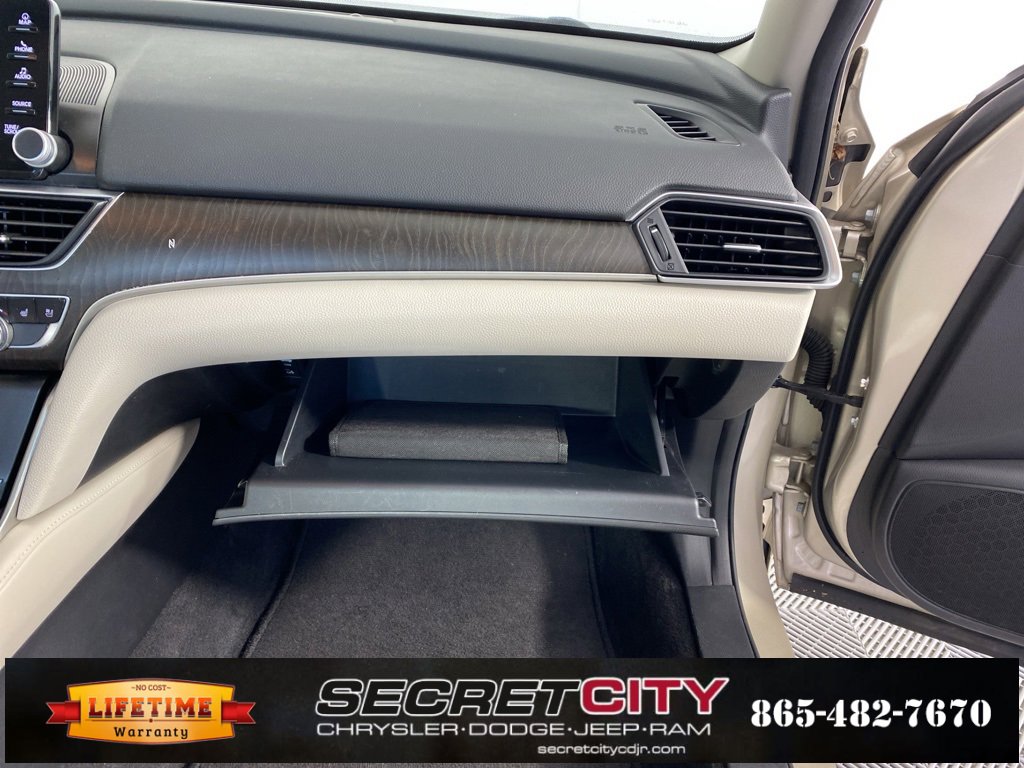 Used 2019 Honda Accord Touring image 32