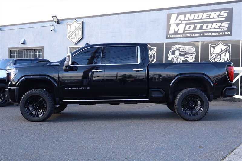 Used 2025 GMC Sierra 3500 Denali Ultimate AWD/4WD image 2