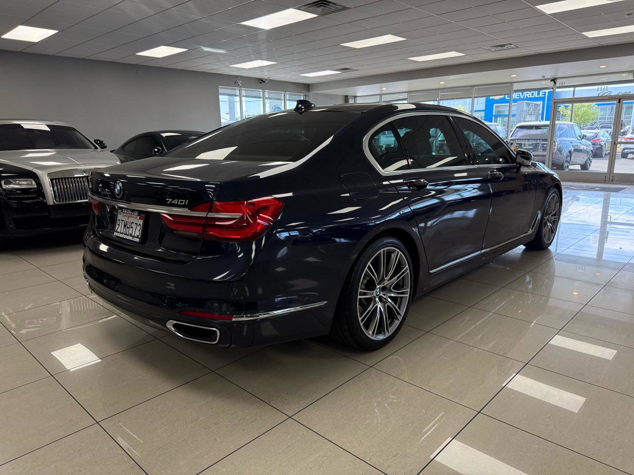 Used 2016 BMW 740i image 6